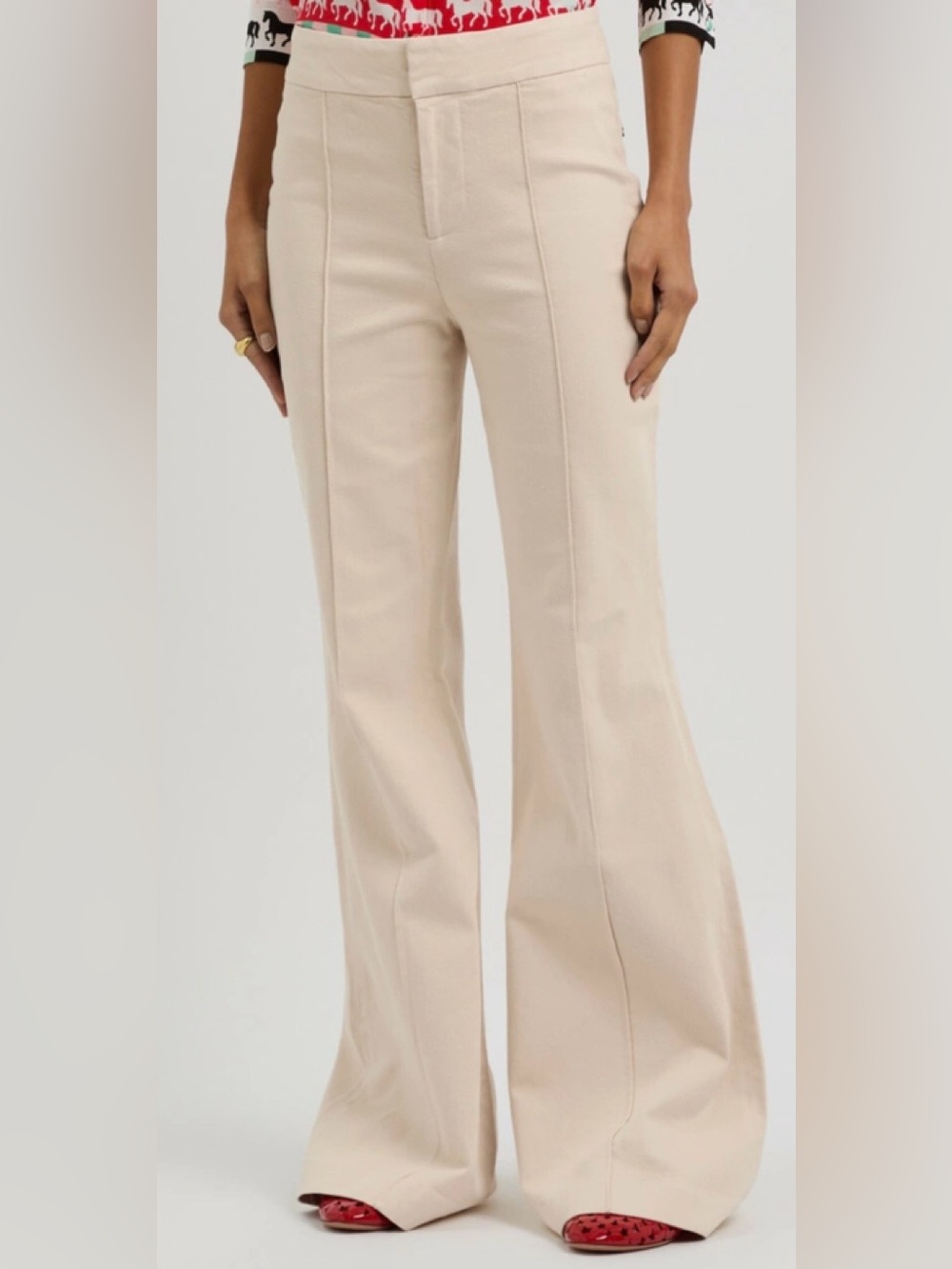 Alice + Olivia The Trouser Flared-leg Jeans Beige Size 27 - $348 Rt